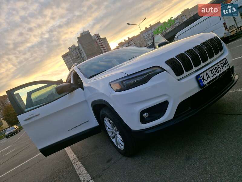 Внедорожник / Кроссовер Jeep Cherokee 2022 в Киеве