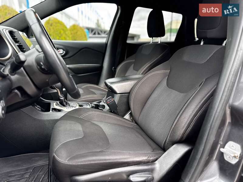 Позашляховик / Кросовер Jeep Cherokee 2015 в Івано-Франківську фото 74 Позашляховик / Кросовер Jeep Cherokee 2015 в Івано-Франківську