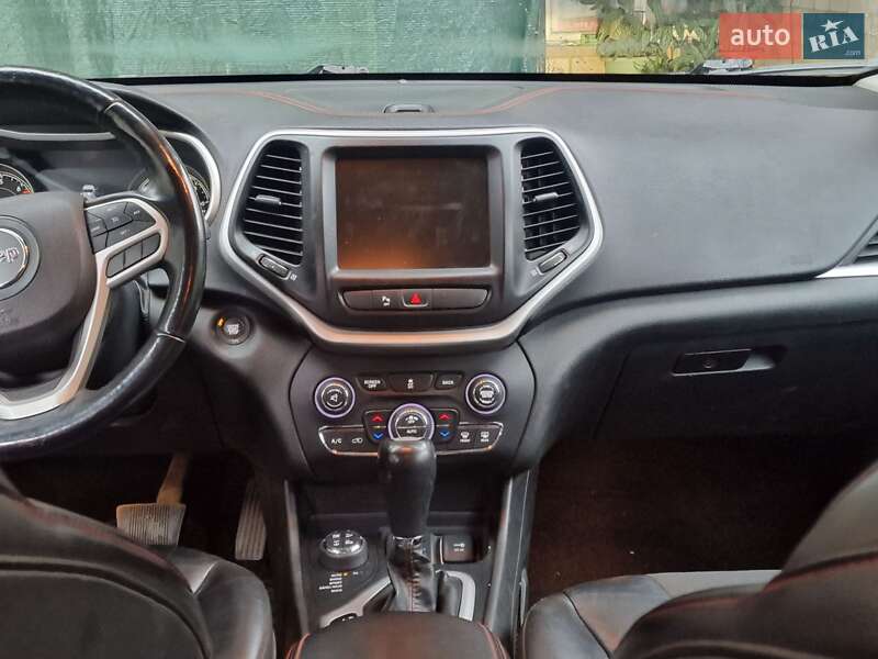 Внедорожник / Кроссовер Jeep Cherokee 2017 в Днепре фото 12 Внедорожник / Кроссовер Jeep Cherokee 2017 в Днепре