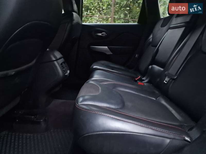 Внедорожник / Кроссовер Jeep Cherokee 2017 в Днепре фото 23 Внедорожник / Кроссовер Jeep Cherokee 2017 в Днепре