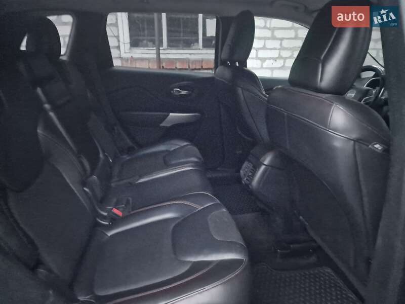 Внедорожник / Кроссовер Jeep Cherokee 2017 в Днепре фото 24 Внедорожник / Кроссовер Jeep Cherokee 2017 в Днепре