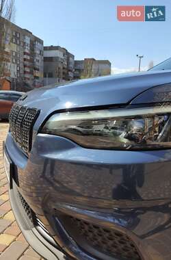 Внедорожник / Кроссовер Jeep Cherokee 2019 в 