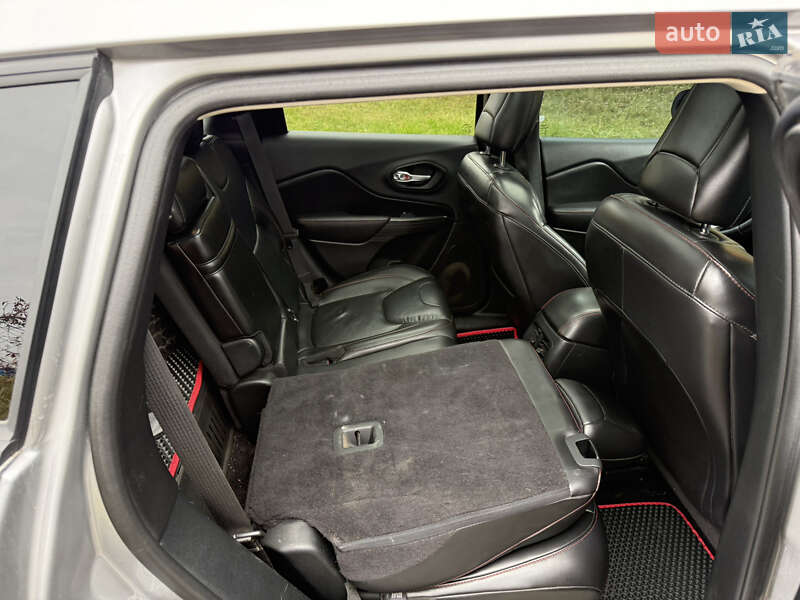 Внедорожник / Кроссовер Jeep Cherokee 2016 в Киеве фото 16 Внедорожник / Кроссовер Jeep Cherokee 2016 в Киеве