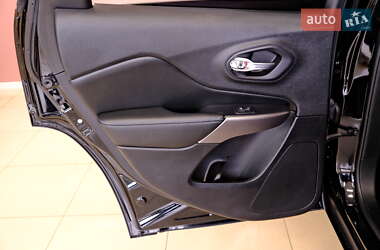 Позашляховик / Кросовер Jeep Cherokee 2020 в  фото 31 Позашляховик / Кросовер Jeep Cherokee 2020 в