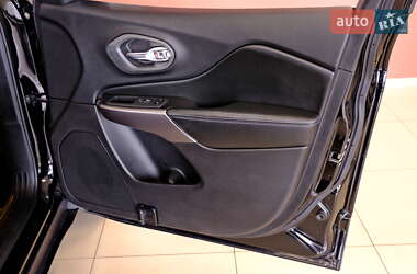 Позашляховик / Кросовер Jeep Cherokee 2020 в  фото 39 Позашляховик / Кросовер Jeep Cherokee 2020 в