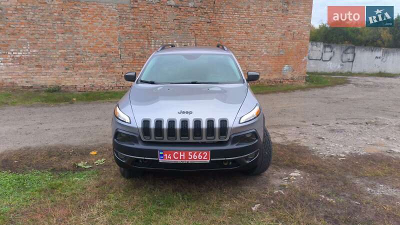 Внедорожник / Кроссовер Jeep Cherokee 2017 в Смеле фото 2 Внедорожник / Кроссовер Jeep Cherokee 2017 в Смеле
