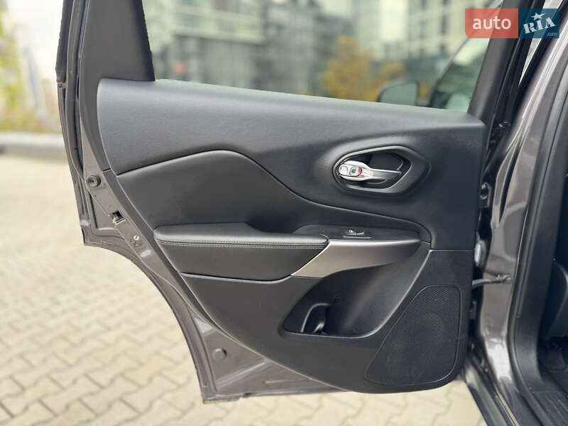 Позашляховик / Кросовер Jeep Cherokee 2019 в Львові фото 46 Позашляховик / Кросовер Jeep Cherokee 2019 в Львові