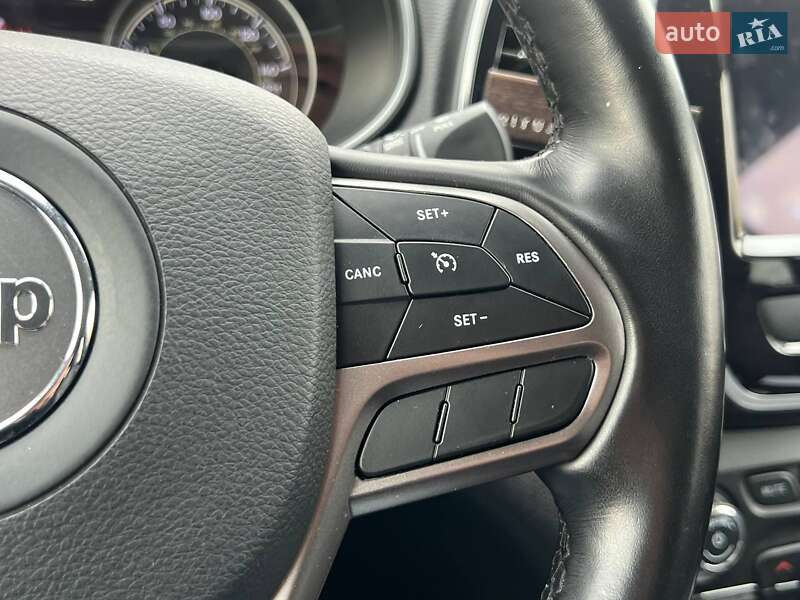Внедорожник / Кроссовер Jeep Cherokee 2020 в Киеве