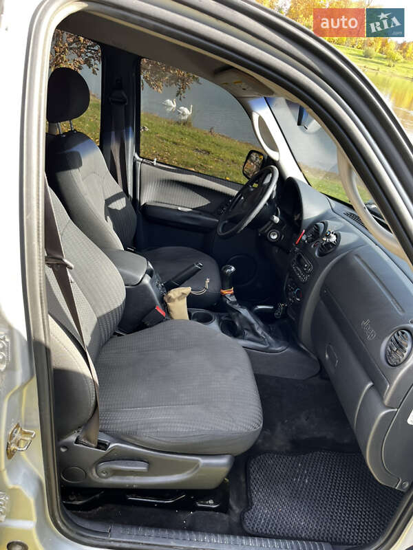 Внедорожник / Кроссовер Jeep Cherokee 2002 в Коломые фото 11 Внедорожник / Кроссовер Jeep Cherokee 2002 в Коломые