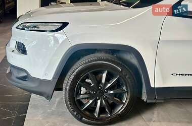 Внедорожник / Кроссовер Jeep Cherokee 2016 в 