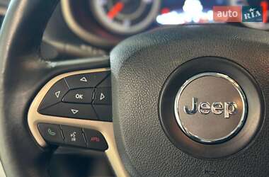 Внедорожник / Кроссовер Jeep Cherokee 2016 в 