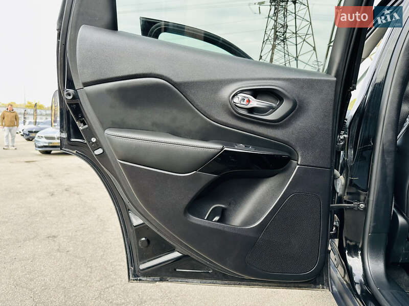 Позашляховик / Кросовер Jeep Cherokee 2020 в Харкові фото 18 Позашляховик / Кросовер Jeep Cherokee 2020 в Харкові