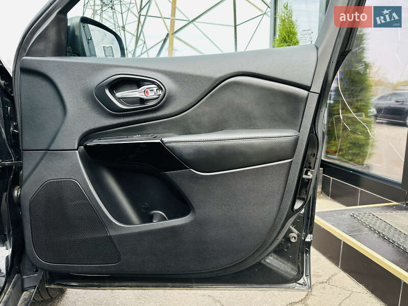 Позашляховик / Кросовер Jeep Cherokee 2020 в Харкові фото 26 Позашляховик / Кросовер Jeep Cherokee 2020 в Харкові