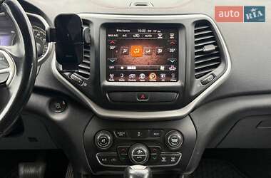 Внедорожник / Кроссовер Jeep Cherokee 2014 в 