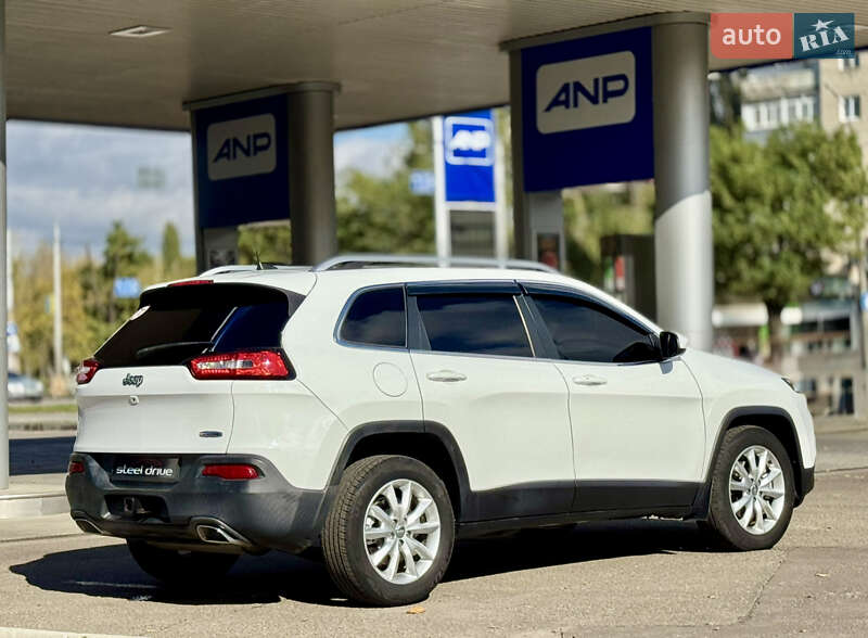 Позашляховик / Кросовер Jeep Cherokee 2015 в Миколаєві