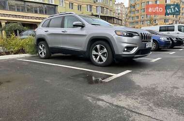 Внедорожник / Кроссовер Jeep Cherokee 2019 в 