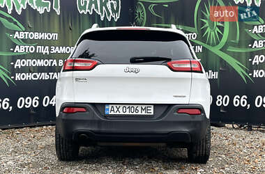 Внедорожник / Кроссовер Jeep Cherokee 2014 в 