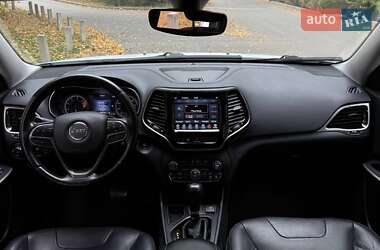 Позашляховик / Кросовер Jeep Cherokee 2019 в 