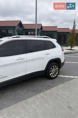 Внедорожник / Кроссовер Jeep Cherokee 2019 в 