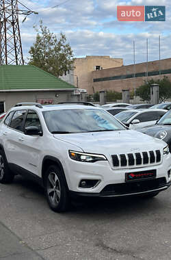 Внедорожник / Кроссовер Jeep Cherokee 2022 в 