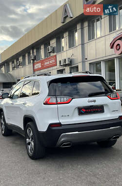 Внедорожник / Кроссовер Jeep Cherokee 2022 в 