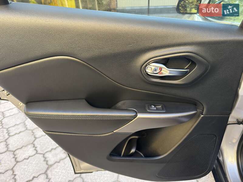 Внедорожник / Кроссовер Jeep Cherokee 2019 в Ровно фото 15 Внедорожник / Кроссовер Jeep Cherokee 2019 в Ровно