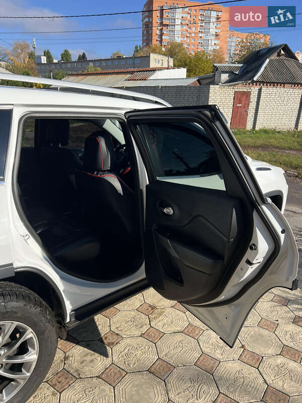 Внедорожник / Кроссовер Jeep Cherokee 2018 в Харькове