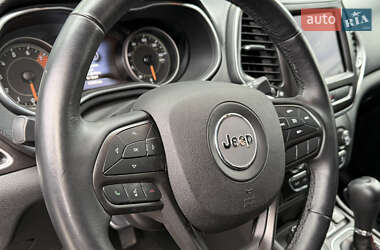 Внедорожник / Кроссовер Jeep Cherokee 2019 в 