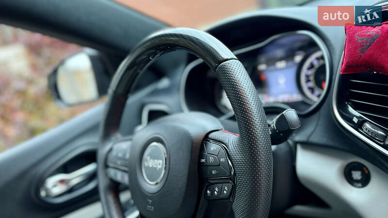 Внедорожник / Кроссовер Jeep Cherokee 2019 в Кривом Роге