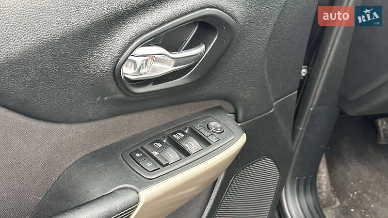 Позашляховик / Кросовер Jeep Cherokee 2017 в Полтаві фото 9 Позашляховик / Кросовер Jeep Cherokee 2017 в Полтаві