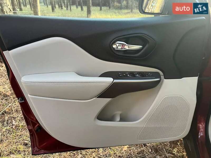 Внедорожник / Кроссовер Jeep Cherokee 2020 в Львове