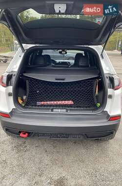 Внедорожник / Кроссовер Jeep Cherokee 2022 в 