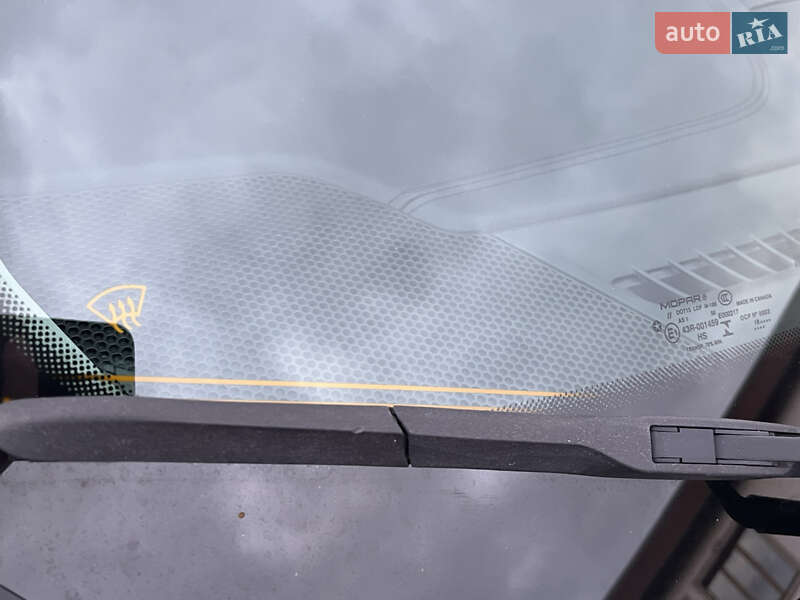 Внедорожник / Кроссовер Jeep Cherokee 2019 в Львове