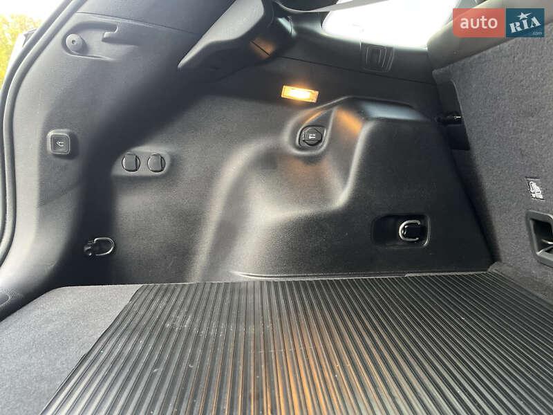 Внедорожник / Кроссовер Jeep Cherokee 2019 в Львове