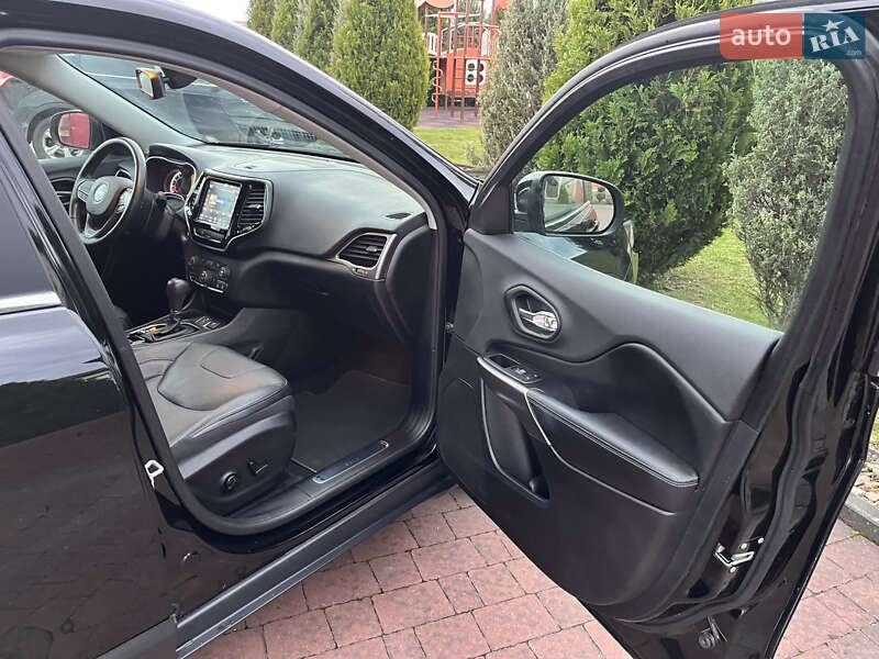 Внедорожник / Кроссовер Jeep Cherokee 2019 в Львове