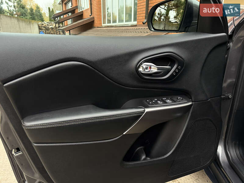 Внедорожник / Кроссовер Jeep Cherokee 2020 в Лубнах фото 42 Внедорожник / Кроссовер Jeep Cherokee 2020 в Лубнах