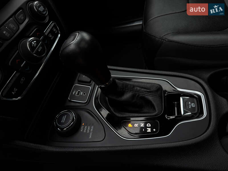 Внедорожник / Кроссовер Jeep Cherokee 2020 в Лубнах фото 48 Внедорожник / Кроссовер Jeep Cherokee 2020 в Лубнах