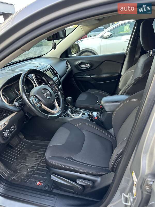 Позашляховик / Кросовер Jeep Cherokee 2015 в Рівному фото 13 Позашляховик / Кросовер Jeep Cherokee 2015 в Рівному
