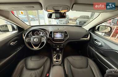 Позашляховик / Кросовер Jeep Cherokee 2015 в  фото 29 Позашляховик / Кросовер Jeep Cherokee 2015 в