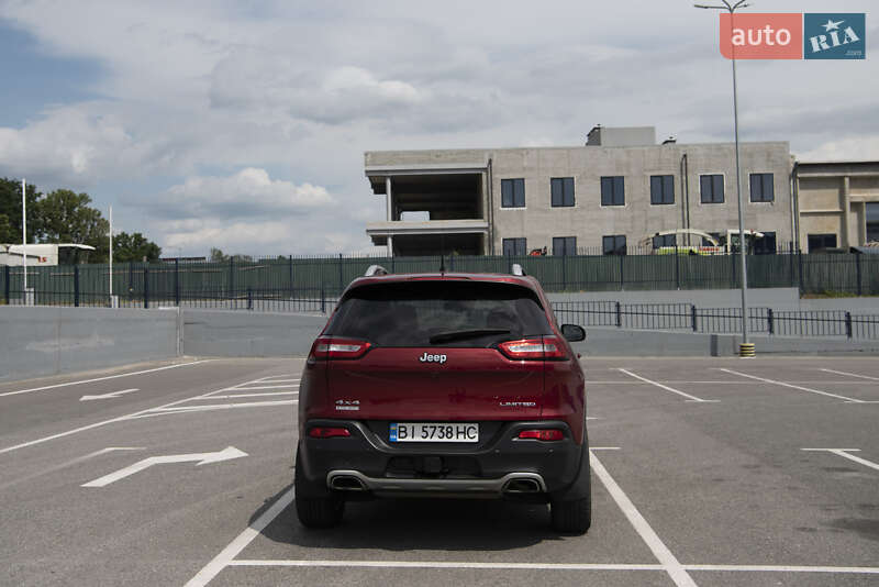 Внедорожник / Кроссовер Jeep Cherokee 2016 в Полтаве