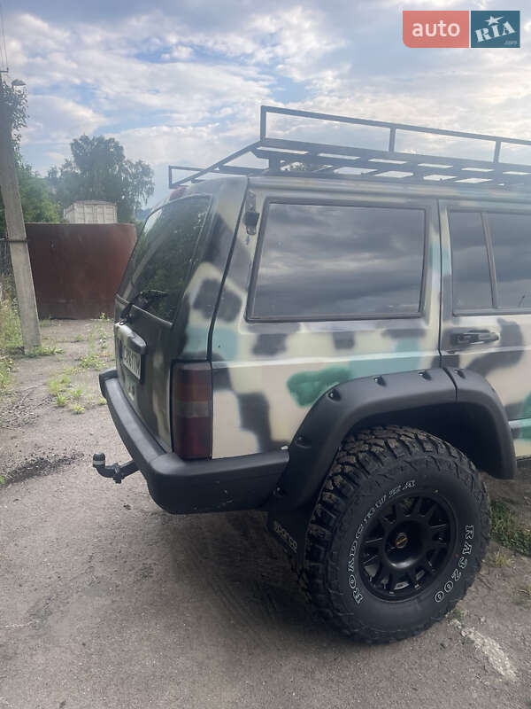Внедорожник / Кроссовер Jeep Cherokee 1998 в Золочеве