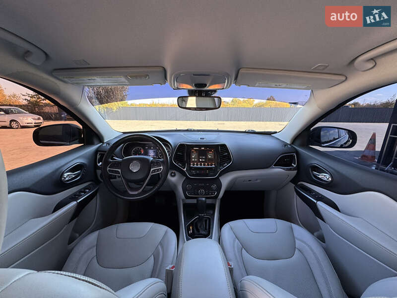 Внедорожник / Кроссовер Jeep Cherokee 2019 в Калуше