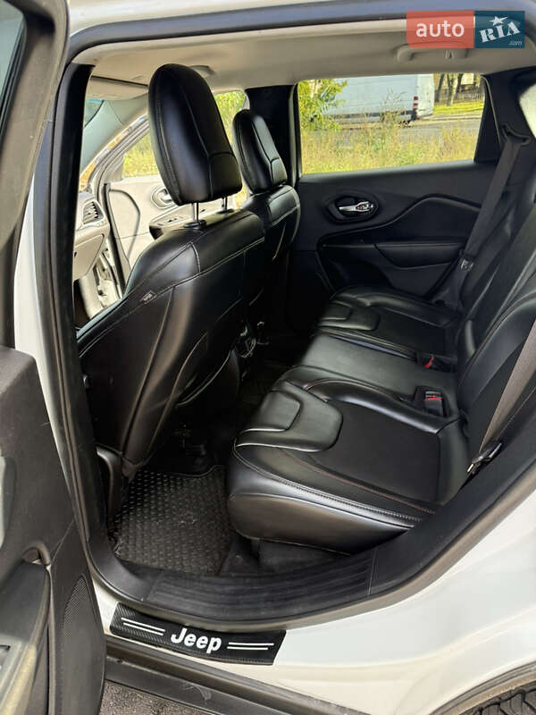 Внедорожник / Кроссовер Jeep Cherokee 2019 в Киеве фото 19 Внедорожник / Кроссовер Jeep Cherokee 2019 в Киеве