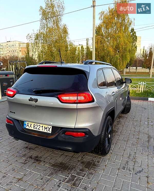 Внедорожник / Кроссовер Jeep Cherokee 2015 в Харькове фото 4 Внедорожник / Кроссовер Jeep Cherokee 2015 в Харькове