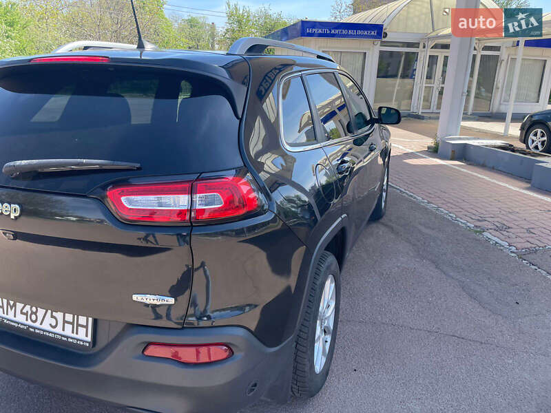 Внедорожник / Кроссовер Jeep Cherokee 2015 в Киеве фото 34 Внедорожник / Кроссовер Jeep Cherokee 2015 в Киеве
