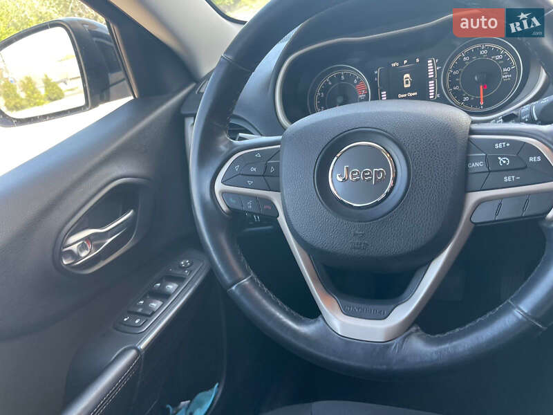 Внедорожник / Кроссовер Jeep Cherokee 2015 в Киеве фото 36 Внедорожник / Кроссовер Jeep Cherokee 2015 в Киеве