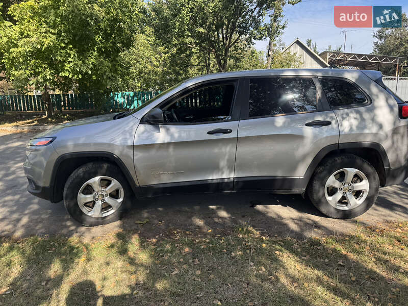 Внедорожник / Кроссовер Jeep Cherokee 2016 в Лубнах фото 4 Внедорожник / Кроссовер Jeep Cherokee 2016 в Лубнах