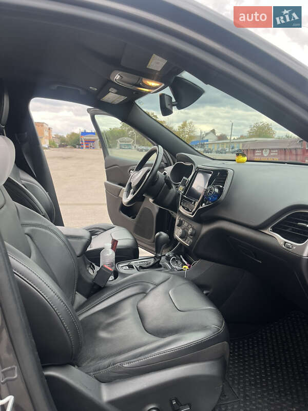 Позашляховик / Кросовер Jeep Cherokee 2019 в Полтаві фото 9 Позашляховик / Кросовер Jeep Cherokee 2019 в Полтаві