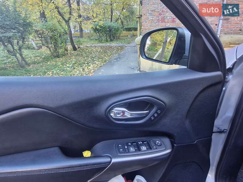 Внедорожник / Кроссовер Jeep Cherokee 2018 в Виннице