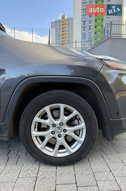 Позашляховик / Кросовер Jeep Cherokee 2014 в  фото 6 Позашляховик / Кросовер Jeep Cherokee 2014 в